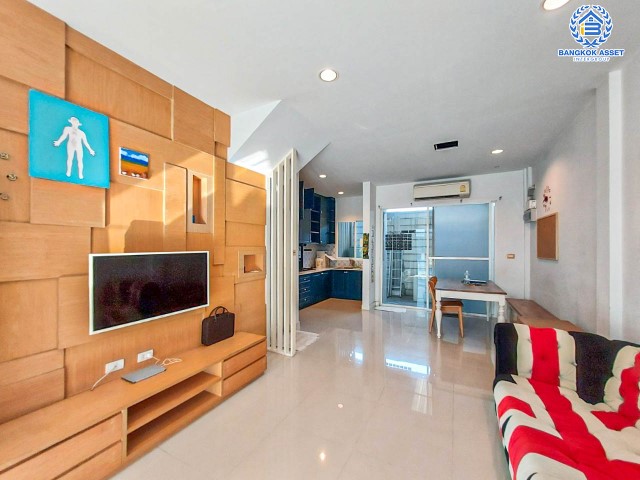 *****ทาวน์โฮมมือสองย่านกรุงเทพมหานคร ม.บ้านกลางเมือง สาทร-ราชพฤกษ์ คุณภาพระดับ AP เนื้อที่มากถึง 21.1 ตร.ว. ฟังก์ชัน 3 ห้องนอน 3 ห้องน้ำ 2 ที่จอดรถ บนทำเลยอดเยี่ยม เชื่อมต่อถ.ราชพฤกษ์ ใกล้รถไฟฟ้าถึงสองสาย ทั้งสายสีม่วงและสายสีเขียว "สถานีบางหว้า" ราคาถูกสุดในโครงการ!